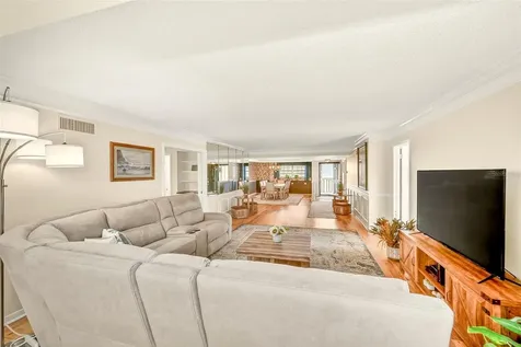 131 Bluff View Drive Belleair Bluffs FL 33770