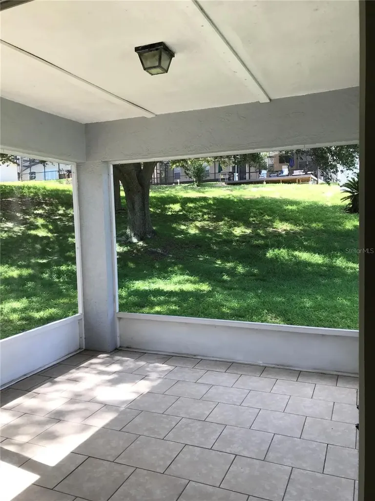 989 Scenic View Circle Minneola FL 34715