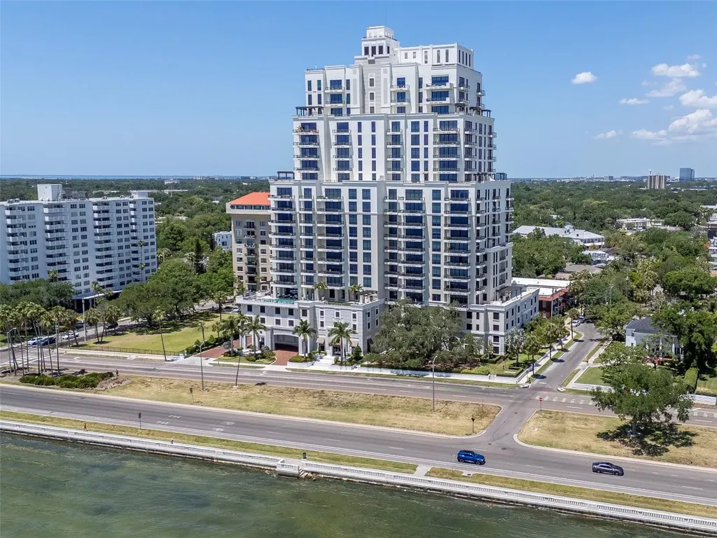 2103 Bayshore Boulevard Tampa FL 33606