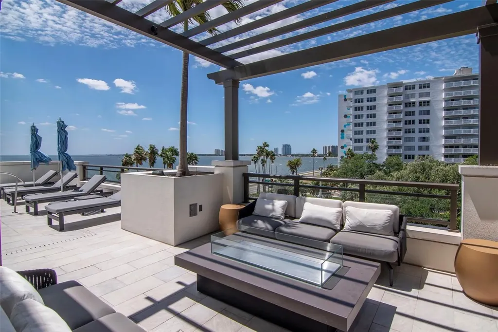 2103 Bayshore Boulevard Tampa FL 33606