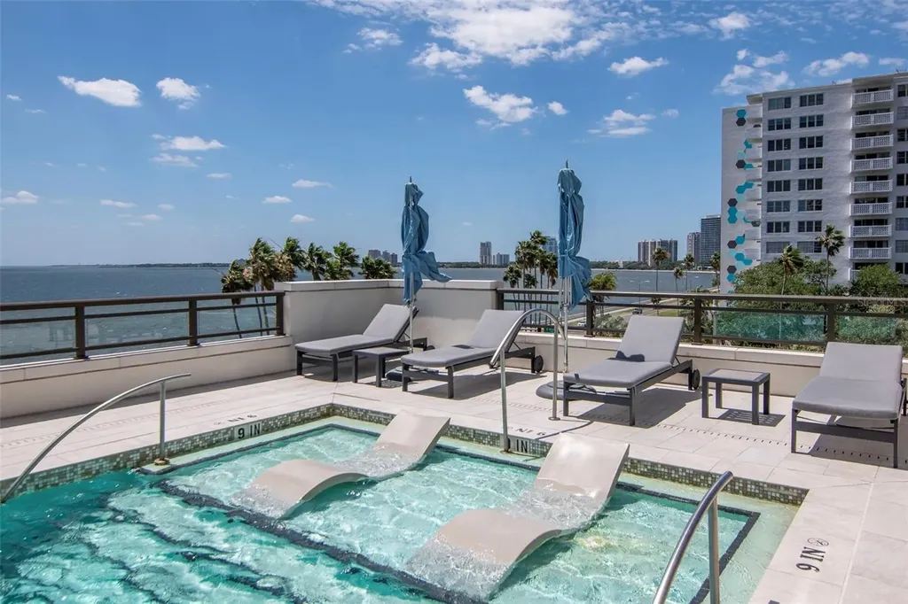 2103 Bayshore Boulevard Tampa FL 33606
