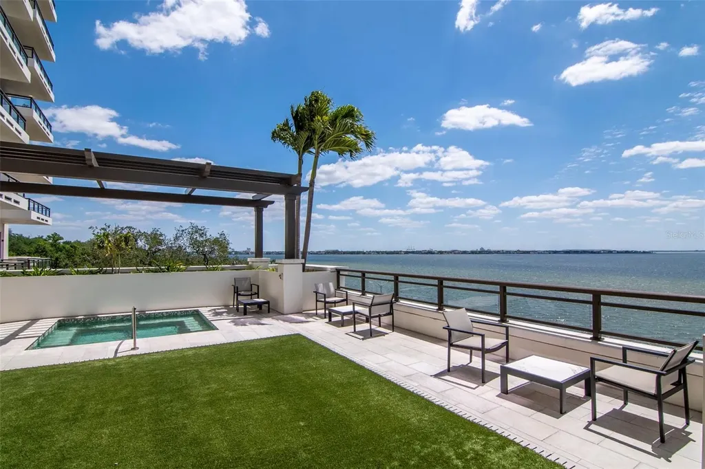 2103 Bayshore Boulevard Tampa FL 33606