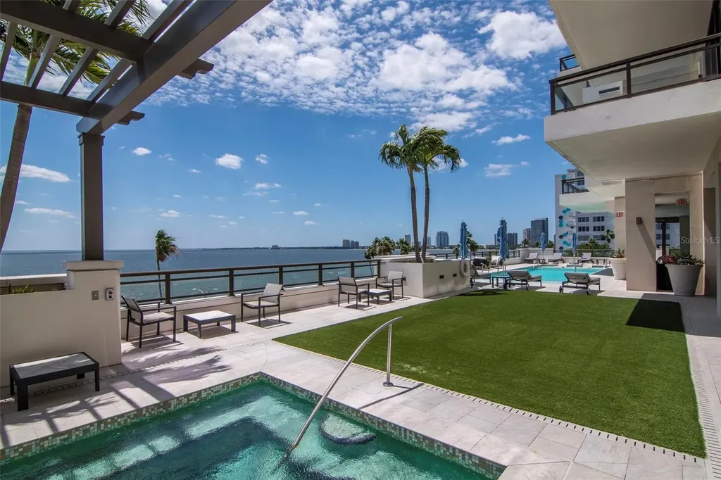 2103 Bayshore Boulevard Tampa FL 33606