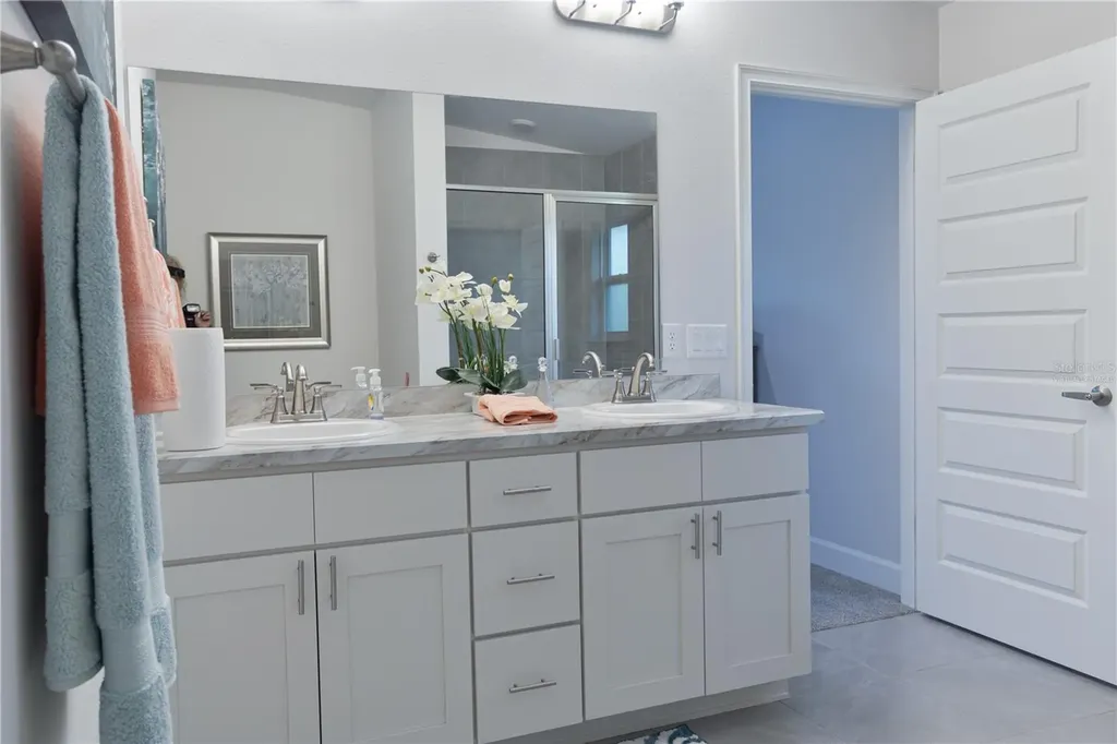 1841 N Roberts Trail Bell FL 32619