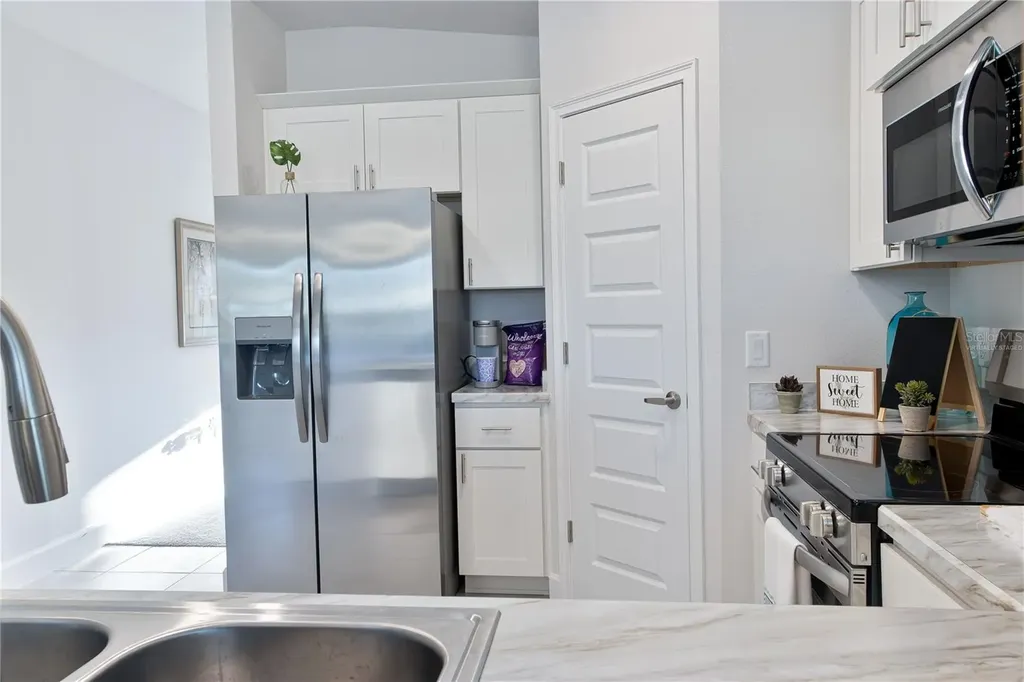 1841 N Roberts Trail Bell FL 32619