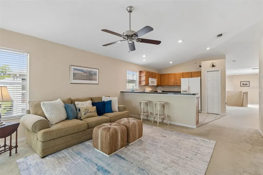 1633 Hammocks Avenue Lutz FL 33549