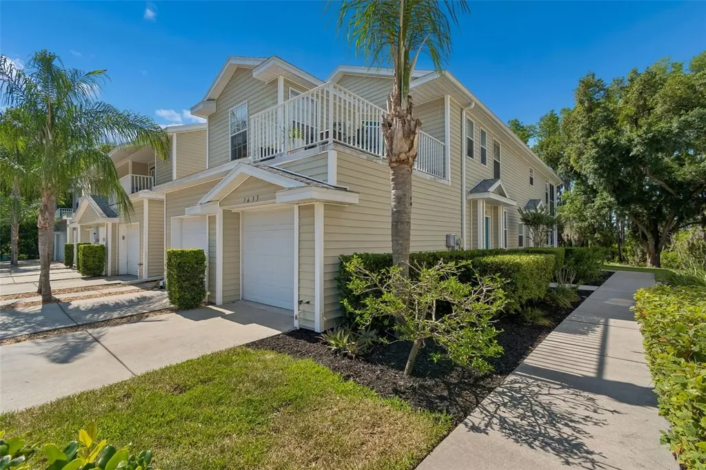 1633 Hammocks Avenue Lutz FL 33549