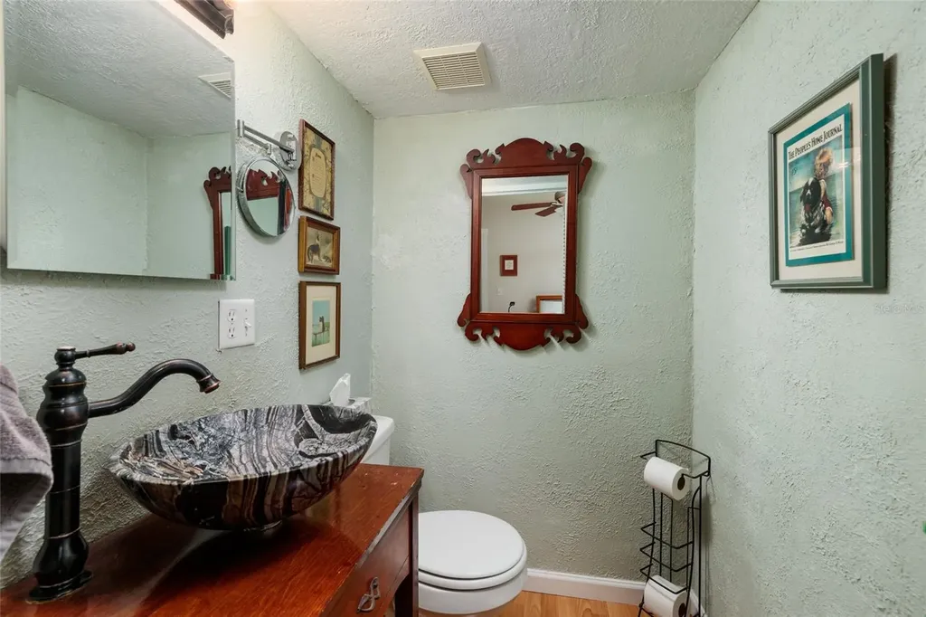 2557 16th Avenue N St Petersburg FL 33713