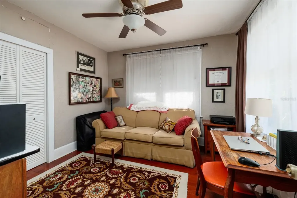2557 16th Avenue N St Petersburg FL 33713