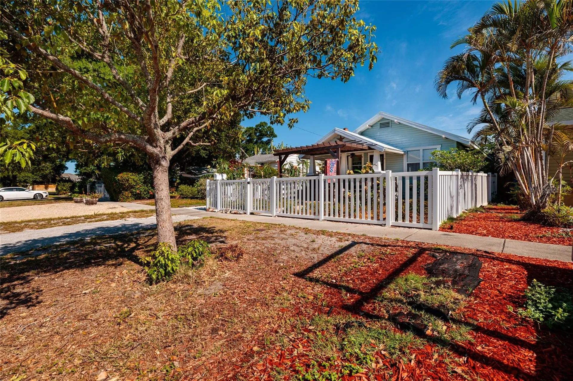 2557 16th Avenue N St Petersburg FL 33713