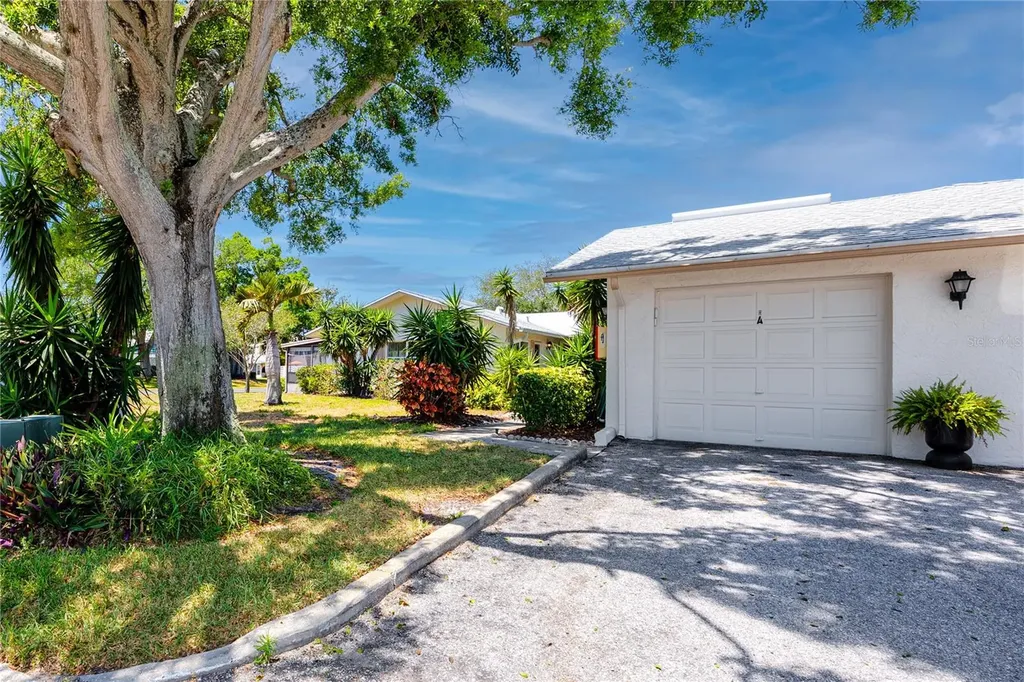 3139 38th Street S St Petersburg FL 33711