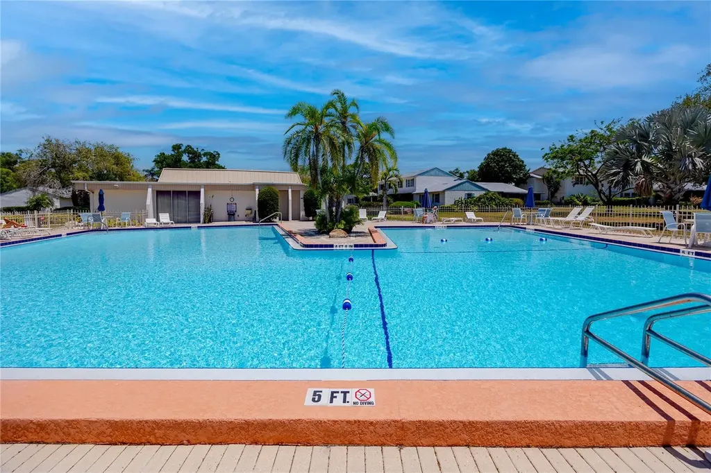 3139 38th Street S St Petersburg FL 33711