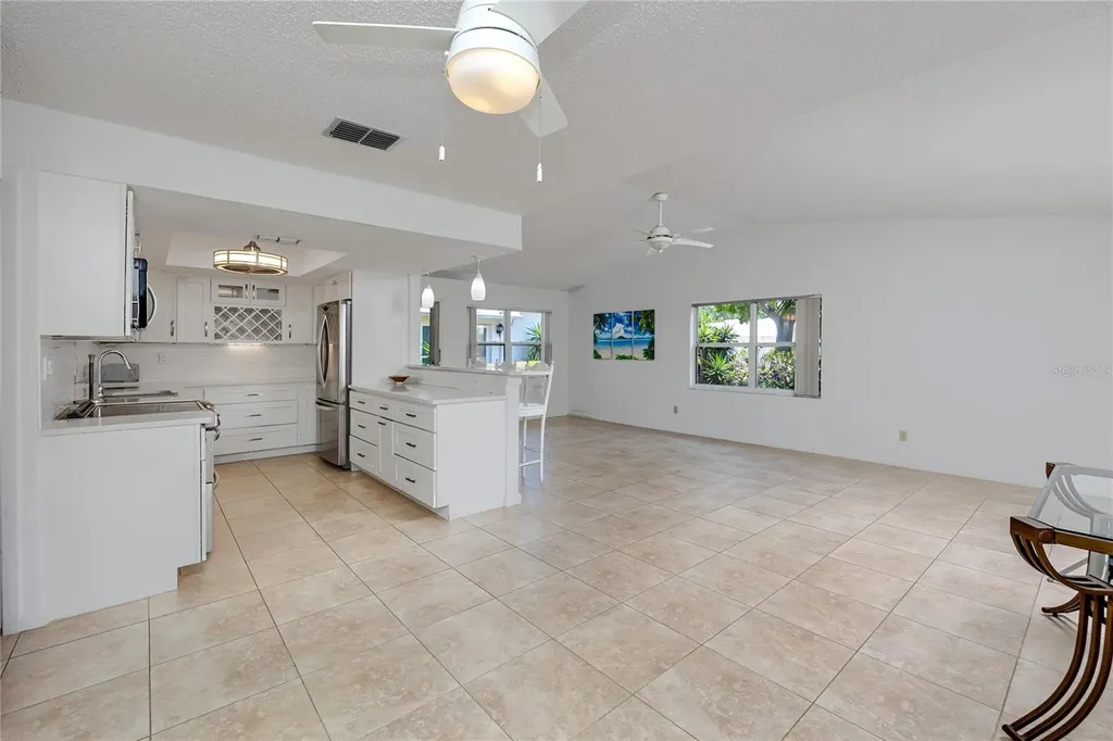 3139 38th Street S St Petersburg FL 33711