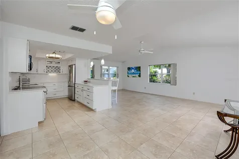3139 38th Street S St Petersburg FL 33711