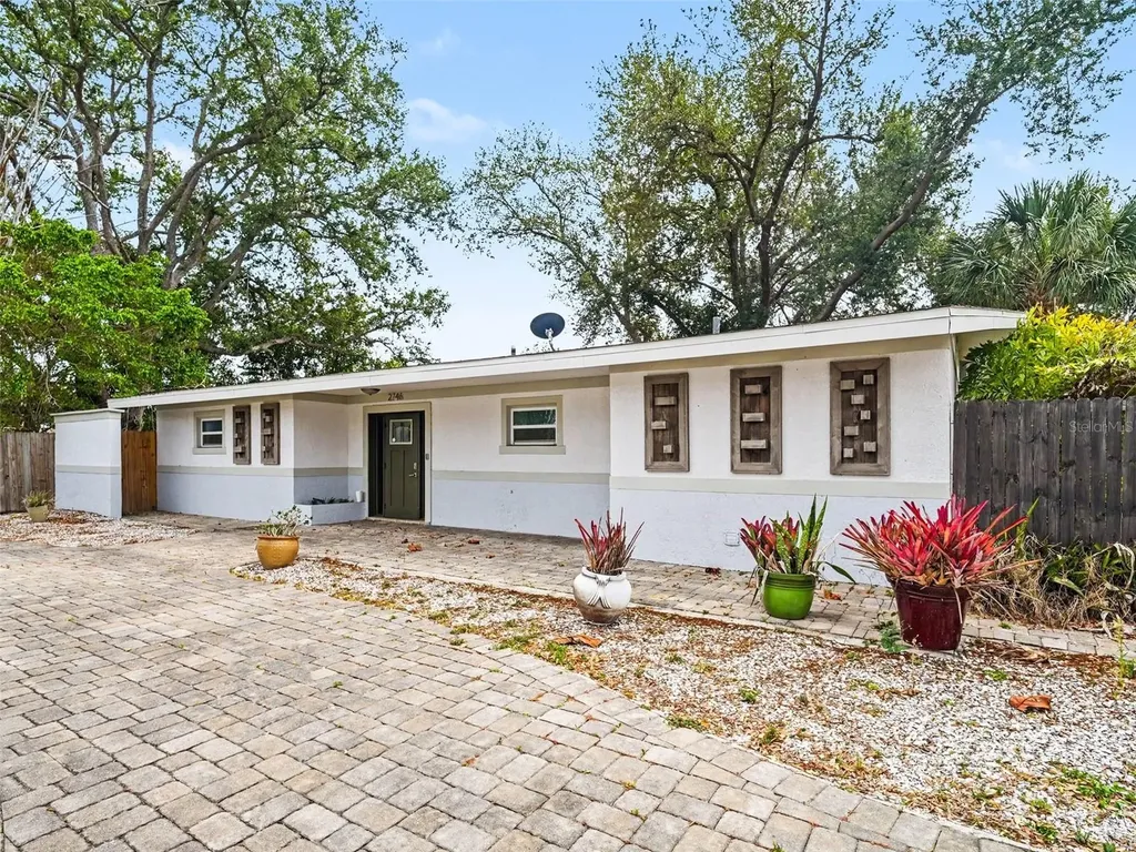 2746 Hibiscus Street Sarasota FL 34239