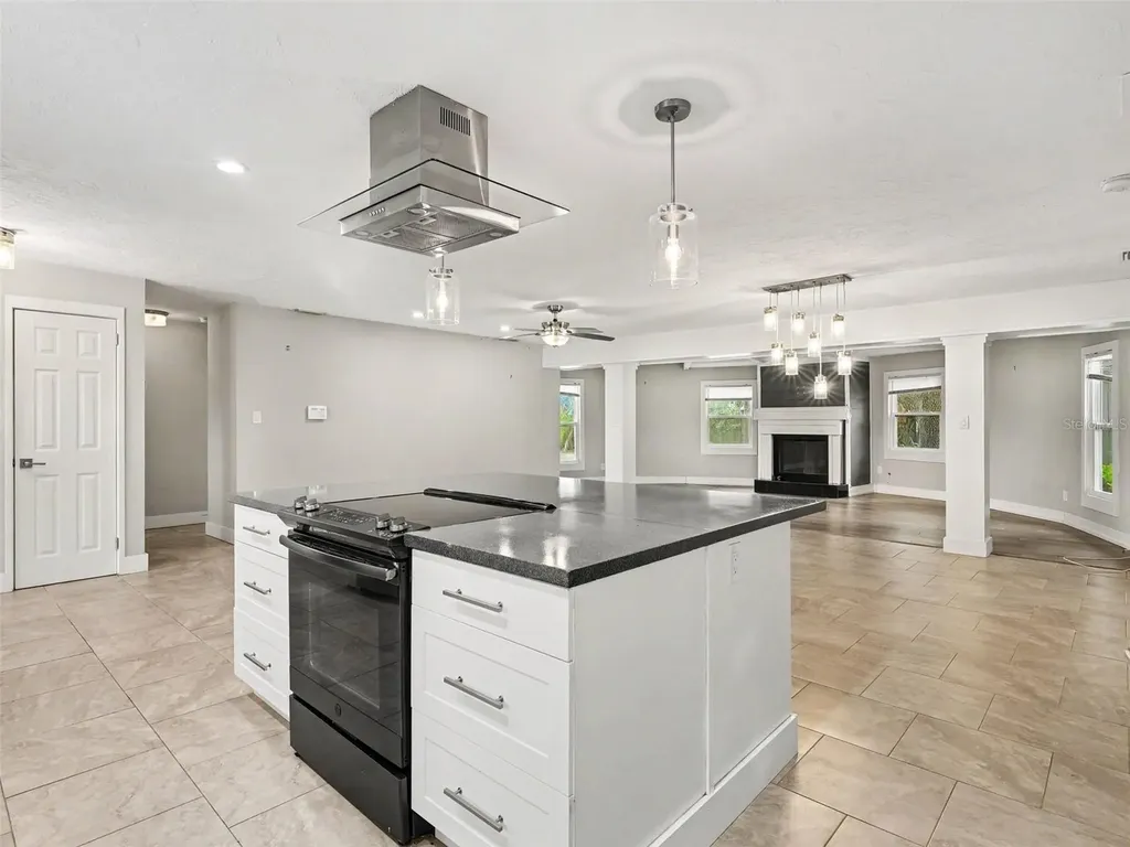 2746 Hibiscus Street Sarasota FL 34239