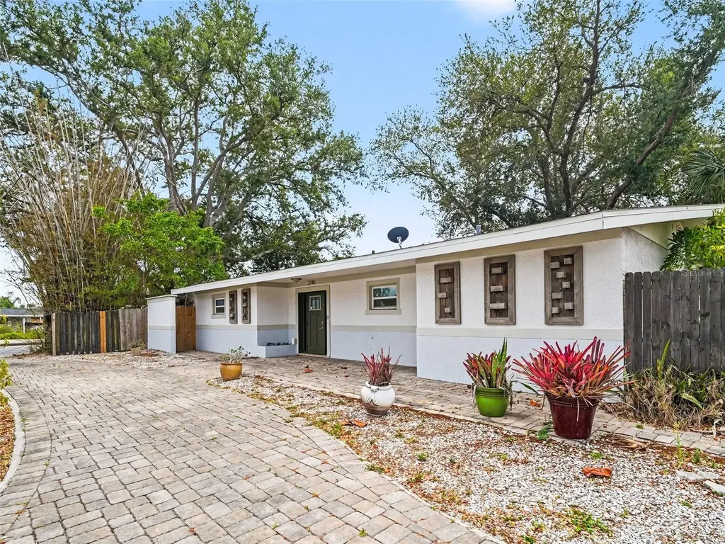 2746 Hibiscus Street Sarasota FL 34239