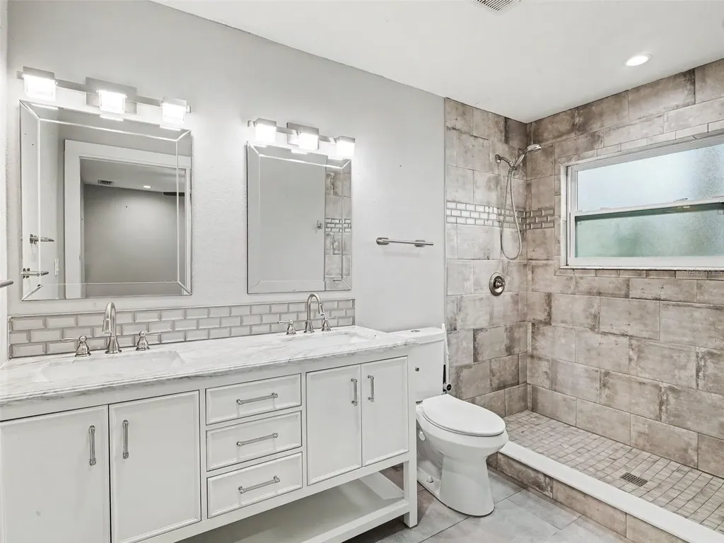 2746 Hibiscus Street Sarasota FL 34239