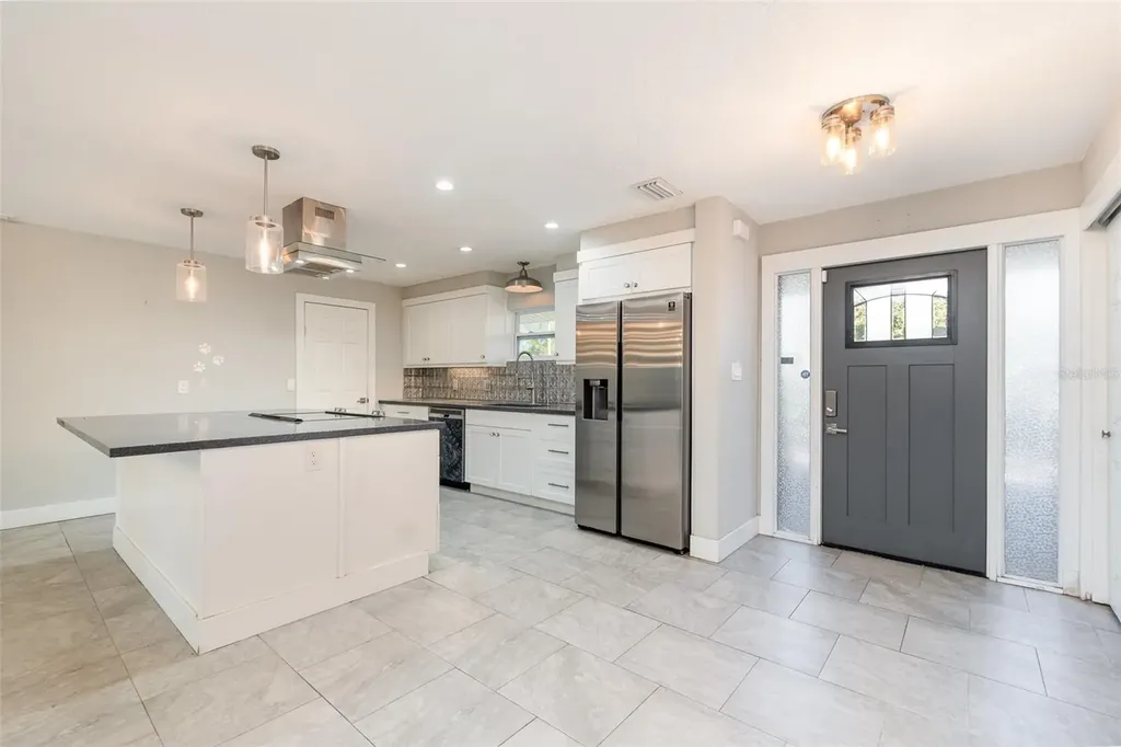 2746 Hibiscus Street Sarasota FL 34239