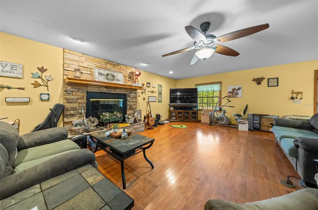 732 SW Carl Wilson Road Fort White FL 32038