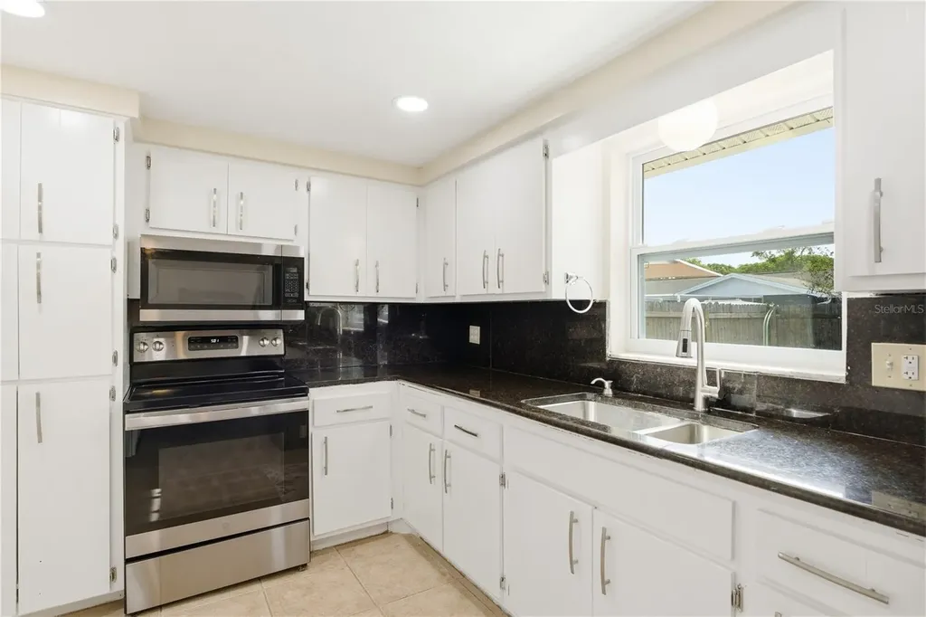 11205 Glover Road Port Richey FL 34668
