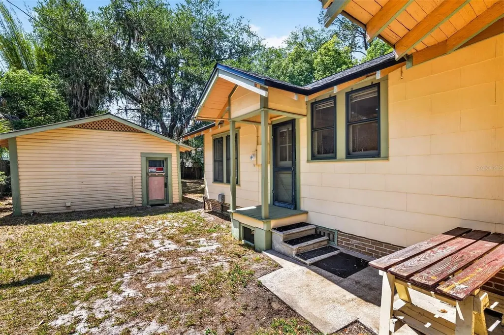 616 NE 7th Street Gainesville FL 32601