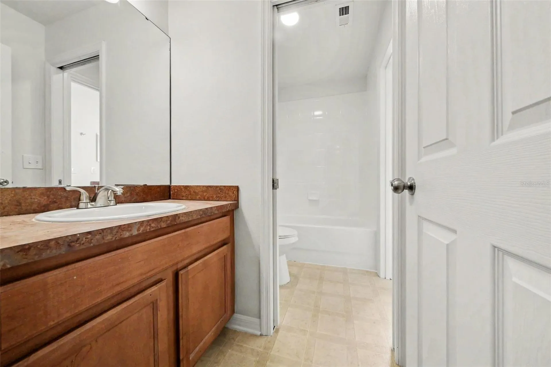 2512 Holly Pine Circle Orlando FL 32820