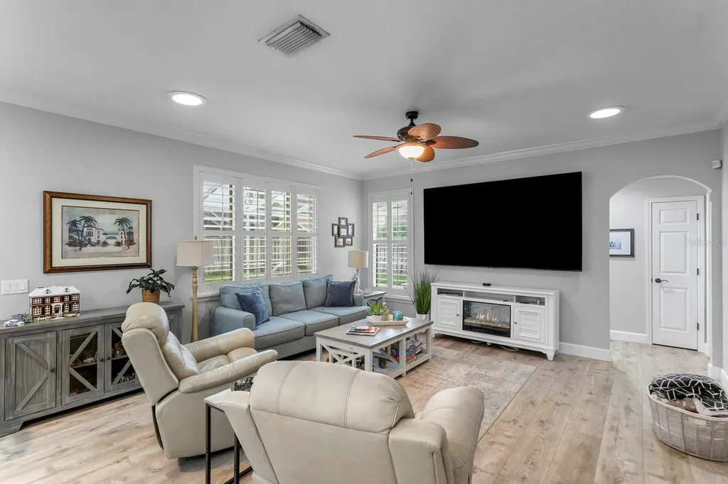 10111 Kingsbridge Avenue Tampa FL 33626