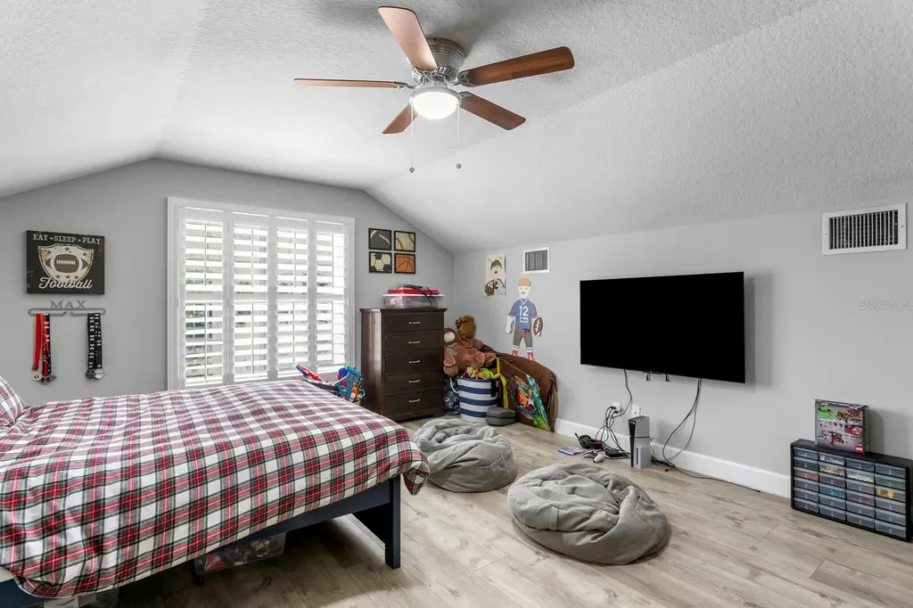 10111 Kingsbridge Avenue Tampa FL 33626
