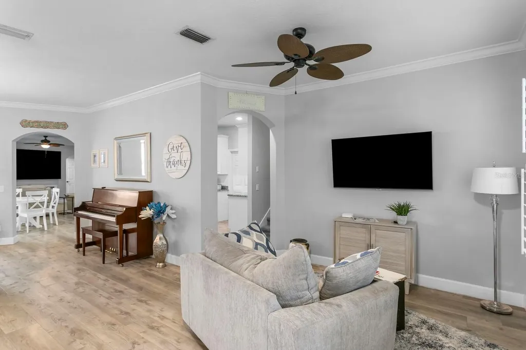 10111 Kingsbridge Avenue Tampa FL 33626