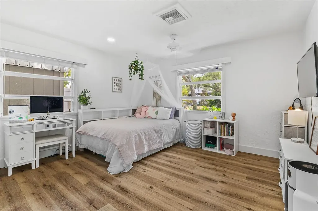 2215 Hibiscus Street Sarasota FL 34239