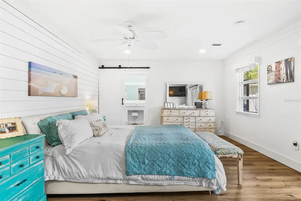 2215 Hibiscus Street Sarasota FL 34239