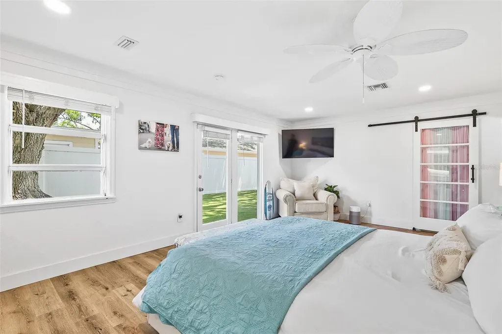 2215 Hibiscus Street Sarasota FL 34239