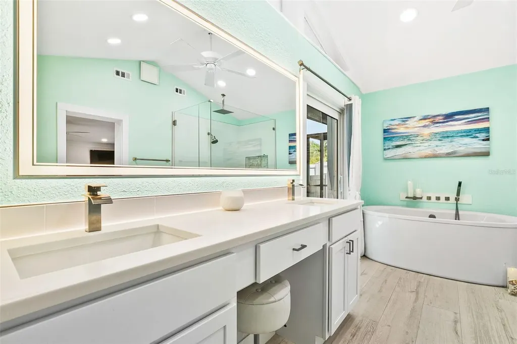 2215 Hibiscus Street Sarasota FL 34239