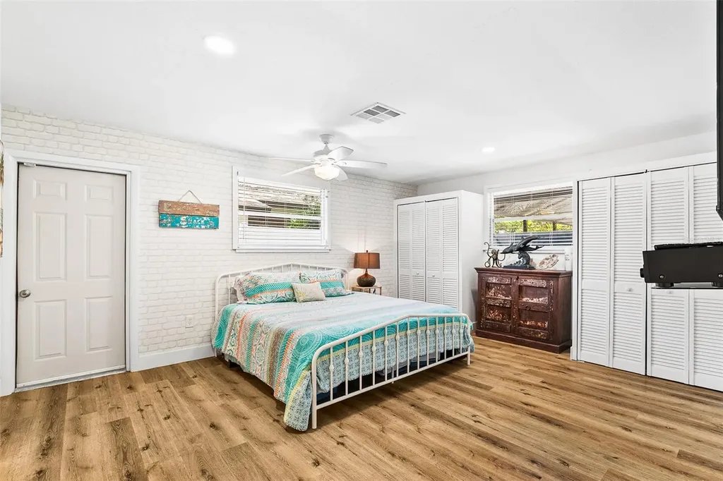 2215 Hibiscus Street Sarasota FL 34239