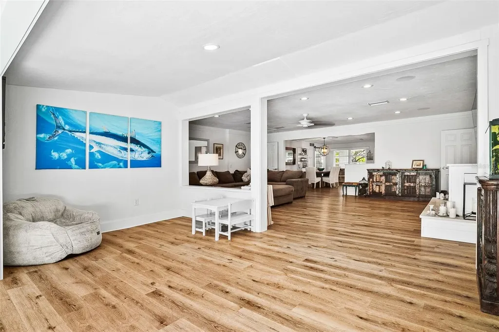 2215 Hibiscus Street Sarasota FL 34239