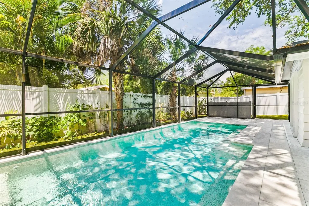 2215 Hibiscus Street Sarasota FL 34239