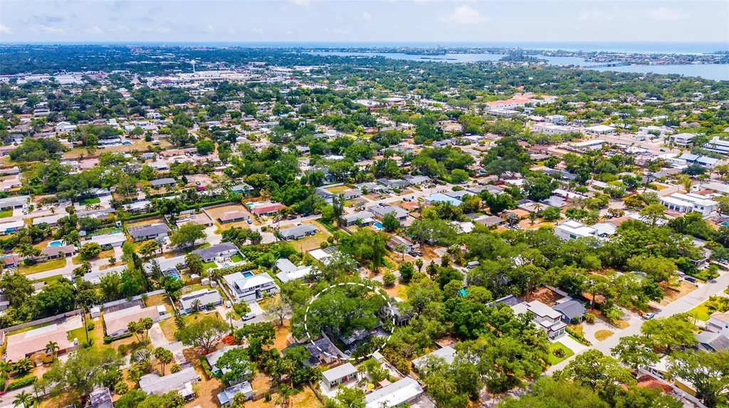 2215 Hibiscus Street Sarasota FL 34239