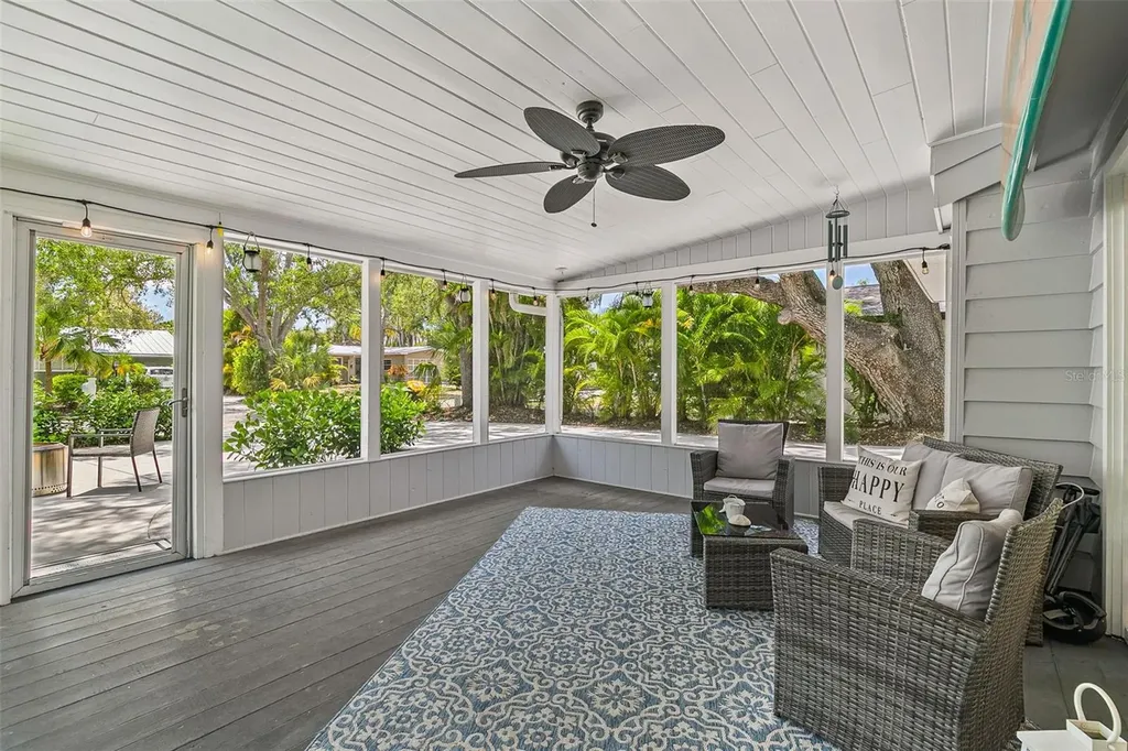 2215 Hibiscus Street Sarasota FL 34239