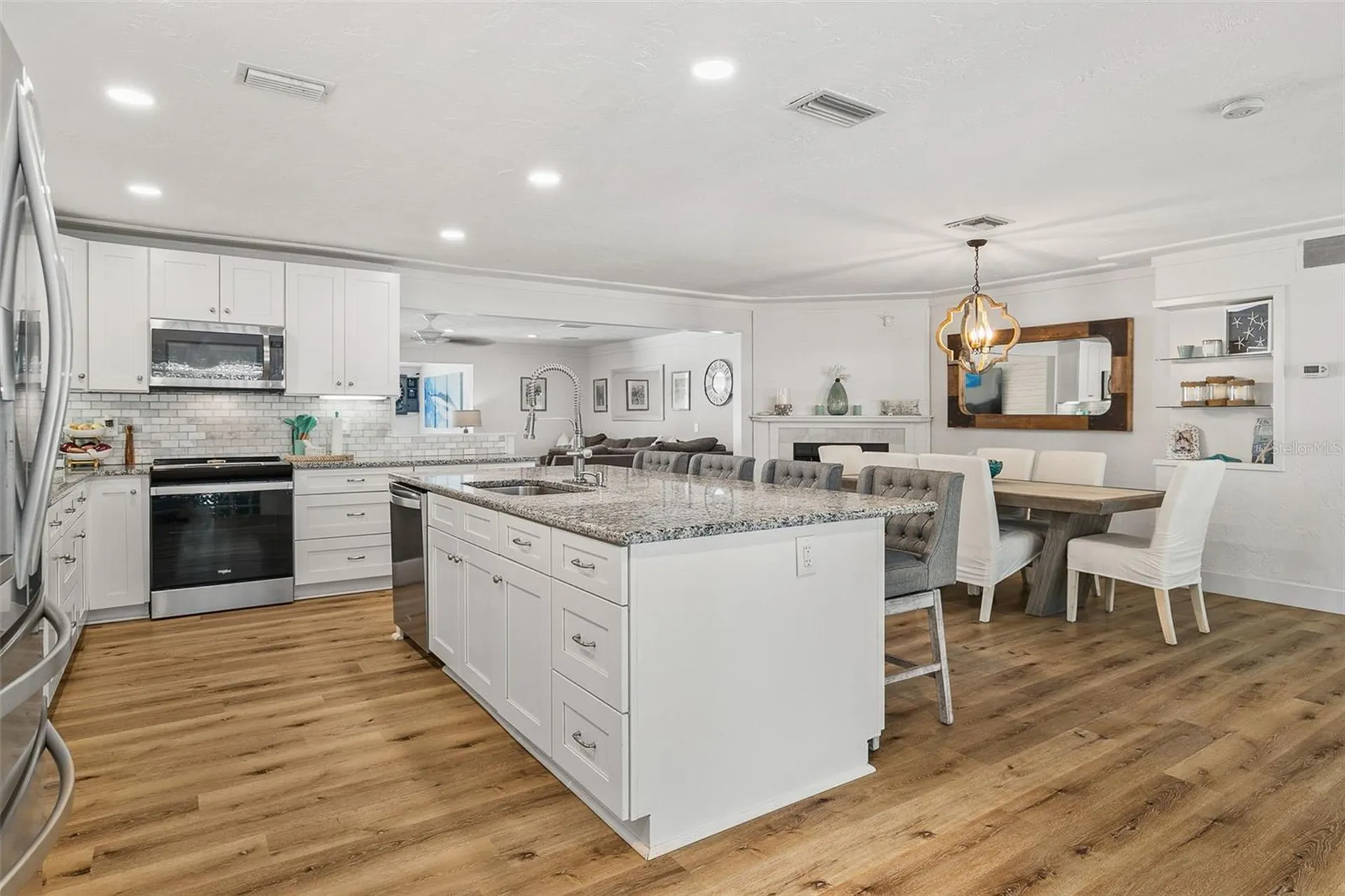 2215 Hibiscus Street Sarasota FL 34239