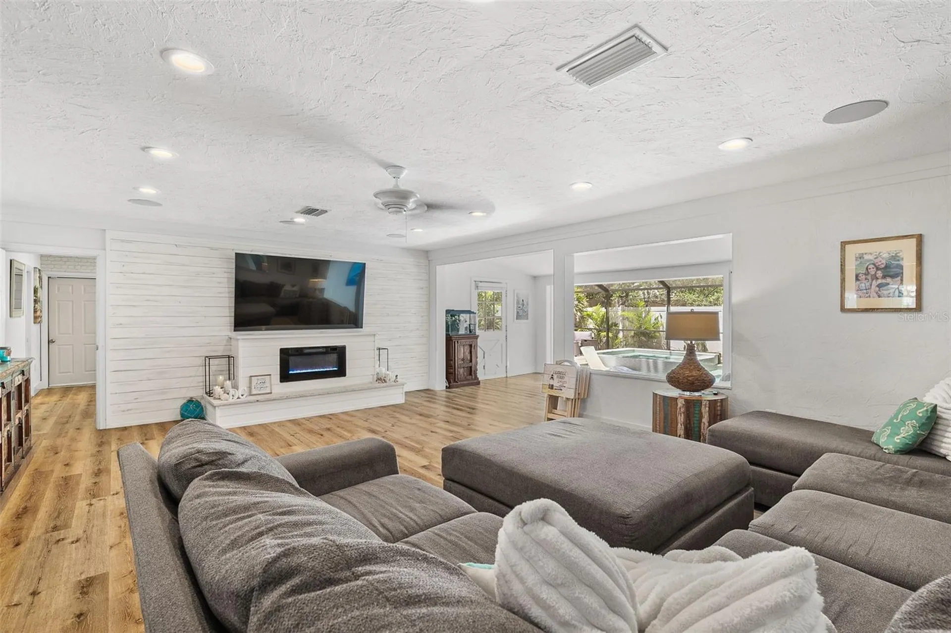 2215 Hibiscus Street Sarasota FL 34239