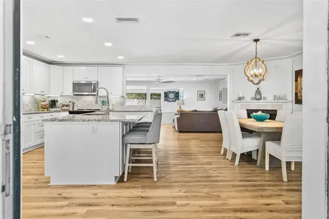 2215 Hibiscus Street Sarasota FL 34239