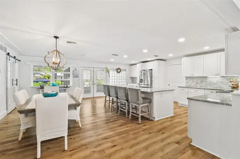 2215 Hibiscus Street Sarasota FL 34239