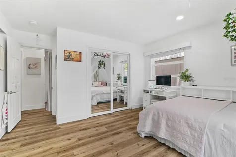 2215 Hibiscus Street Sarasota FL 34239