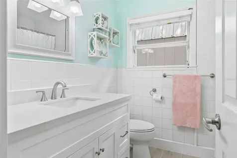 2215 Hibiscus Street Sarasota FL 34239