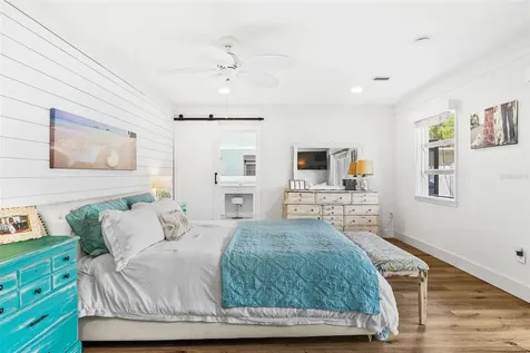 2215 Hibiscus Street Sarasota FL 34239