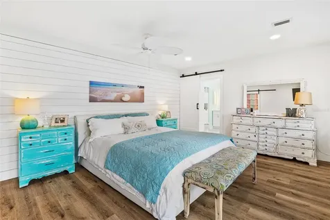 2215 Hibiscus Street Sarasota FL 34239