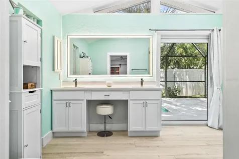 2215 Hibiscus Street Sarasota FL 34239