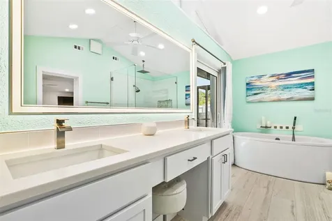 2215 Hibiscus Street Sarasota FL 34239