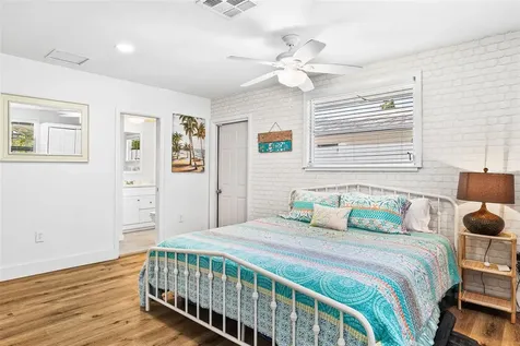 2215 Hibiscus Street Sarasota FL 34239
